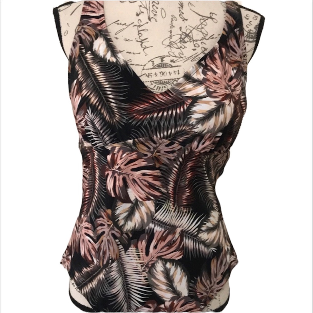 NWT Hurly One Piece Swimsuit 
Size XL
Black/Pink/Cream
Very Cute
# 418